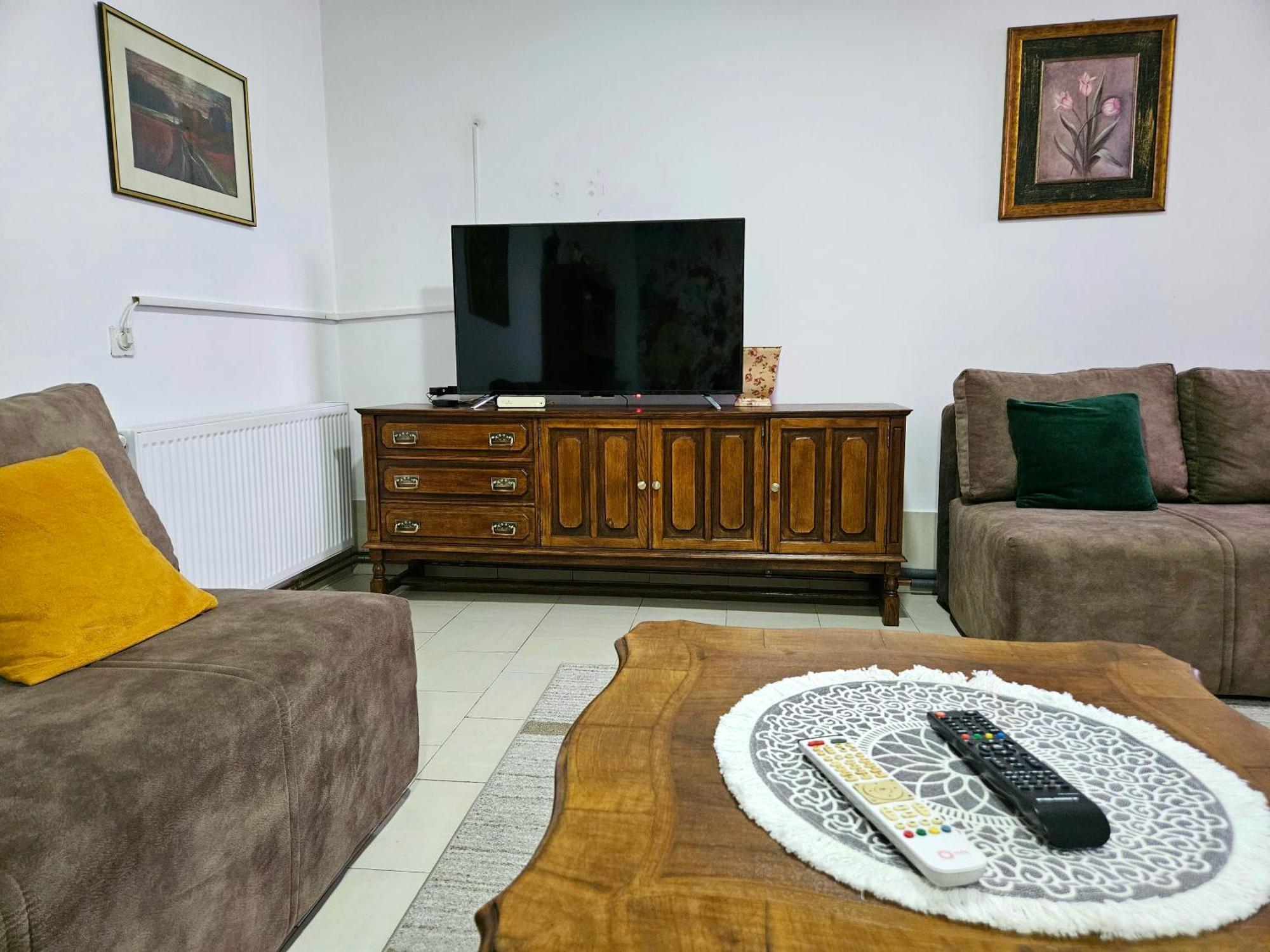 Apartman Juga Kremna Eksteriør billede
